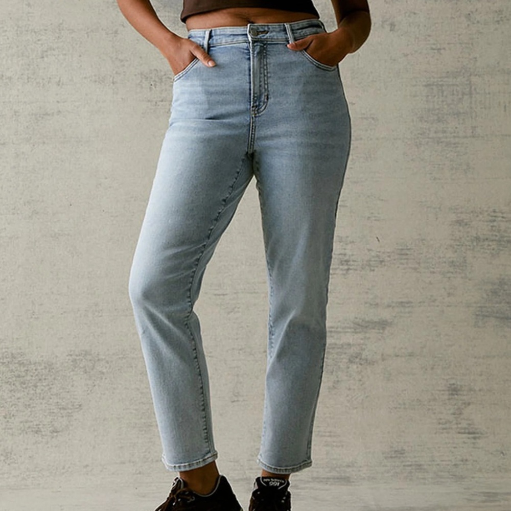 High-rise straight leg jeans jeans